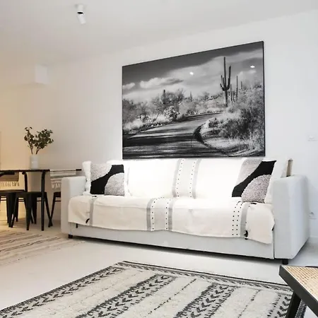 Apartment De Caractere Aux Portes Du Marais - 2p - Flat-guest Paris
